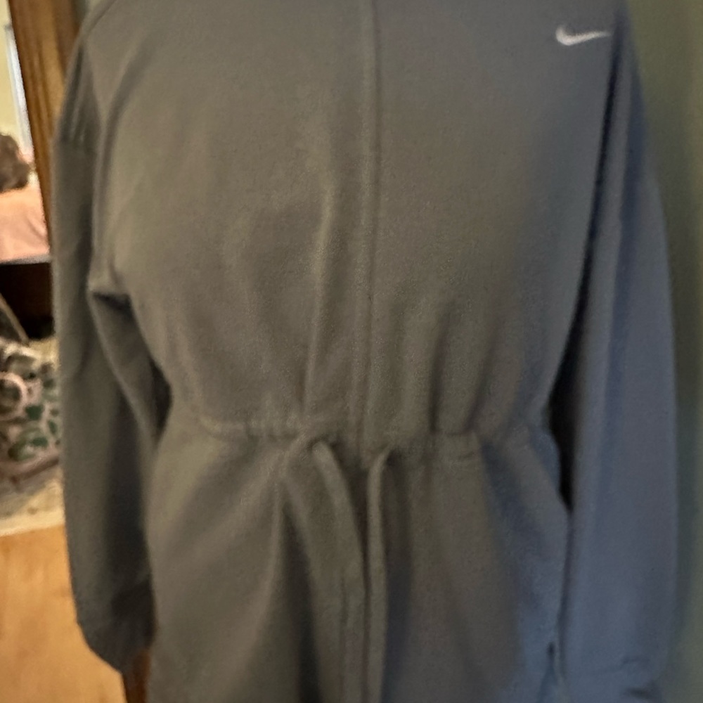 Nike dri-fit sweatshirt. Long sleeve, tunic style. Ties at the waist. Periwinkle